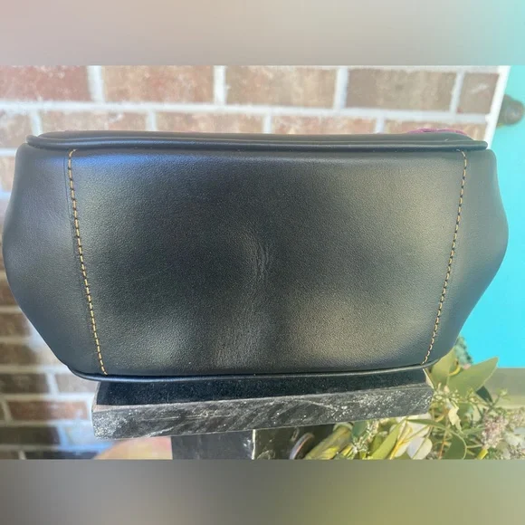 Coach Pearl Kisslock Crossbody bag with floral leather sequins HTF - Picture 9 of 12